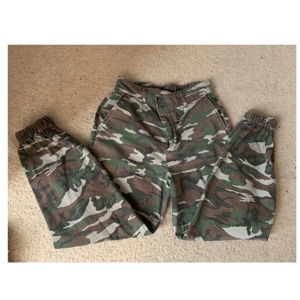 ✨ Camo Cargo Pants ✨
